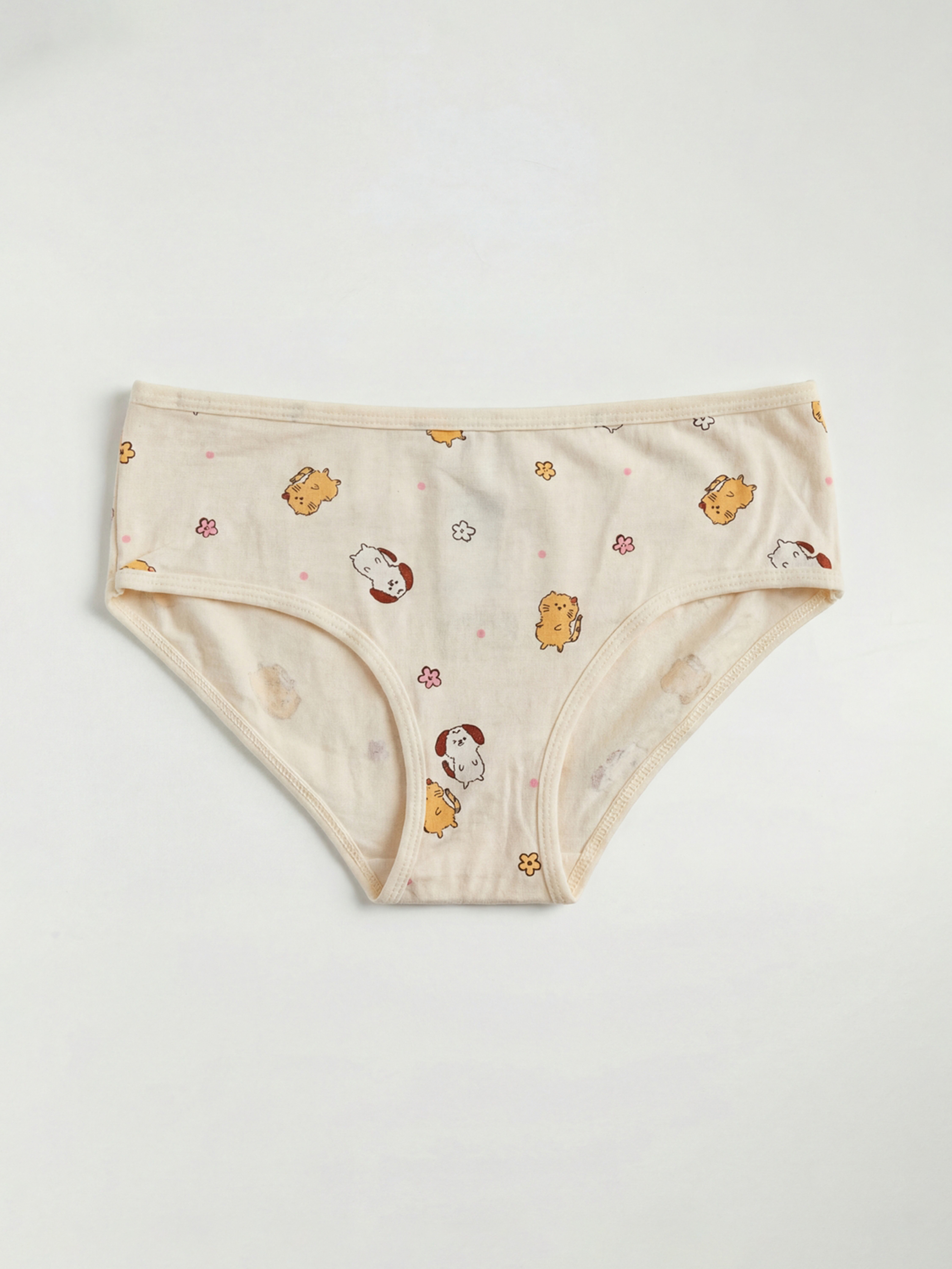 نیکەرز په‌مه‌یی کچ-1