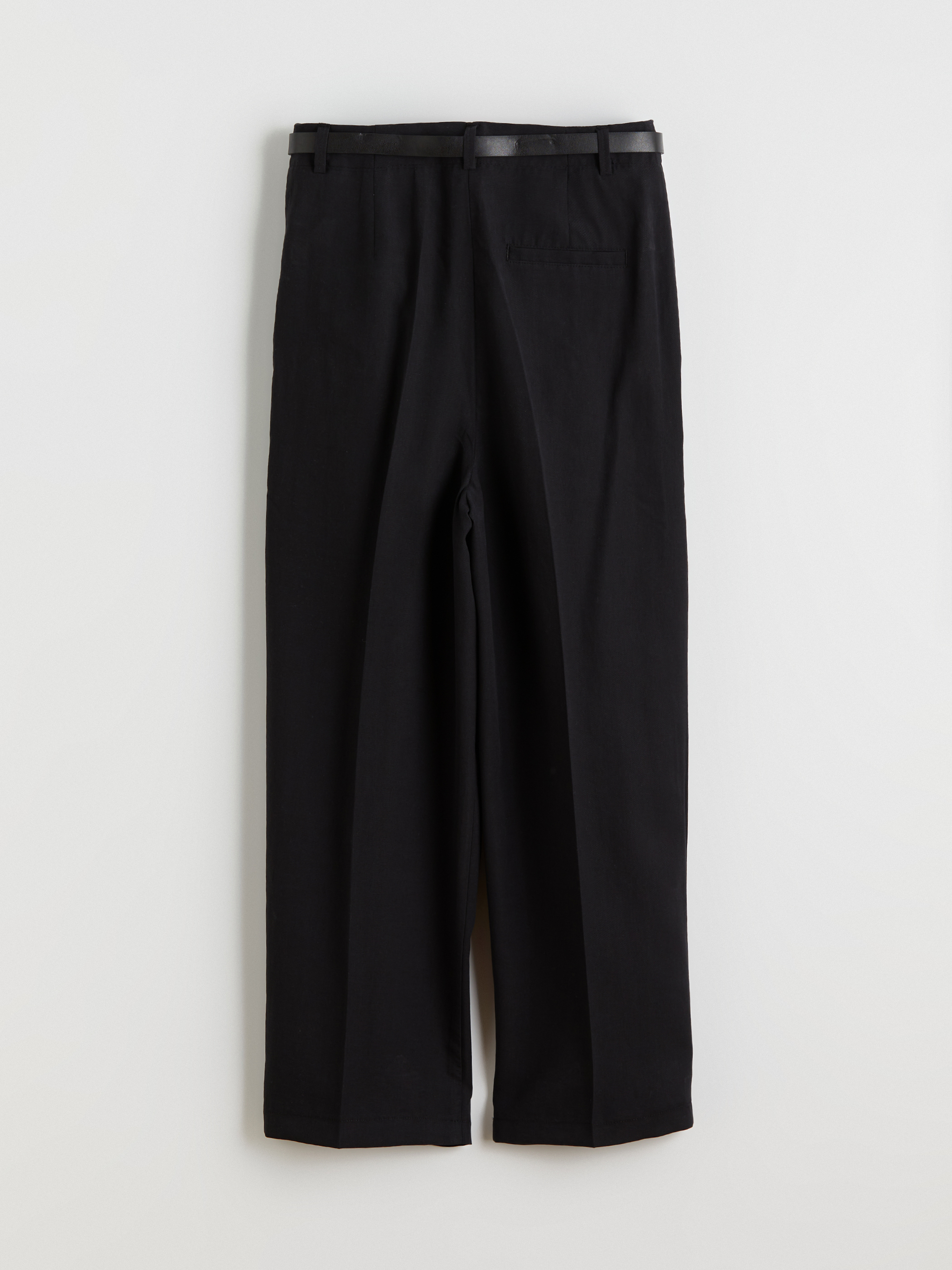 Siyah Loose Fit Kemerli Kadın Pileli Kumaş Pantolon-1
