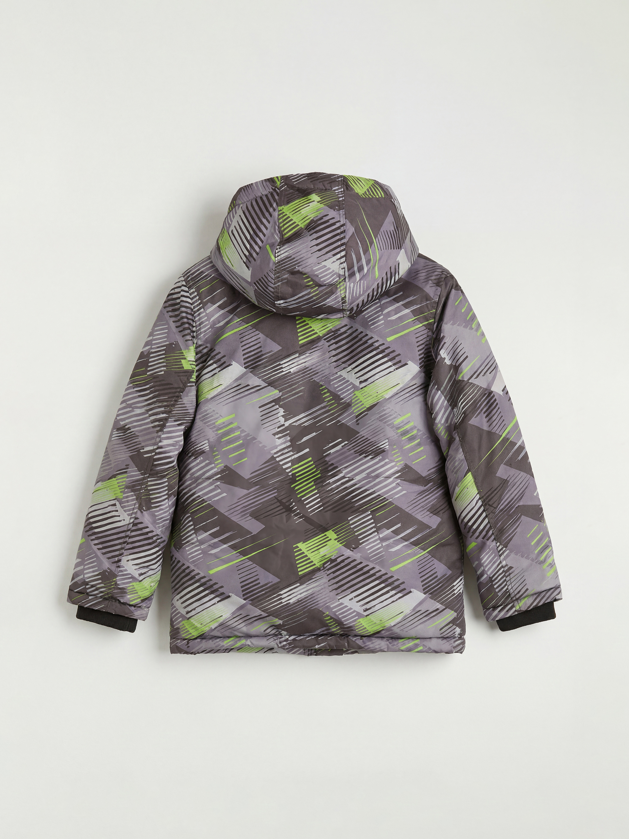 Siyah Kapüşonlu Desenli Erkek Çocuk Şişme Mont-1