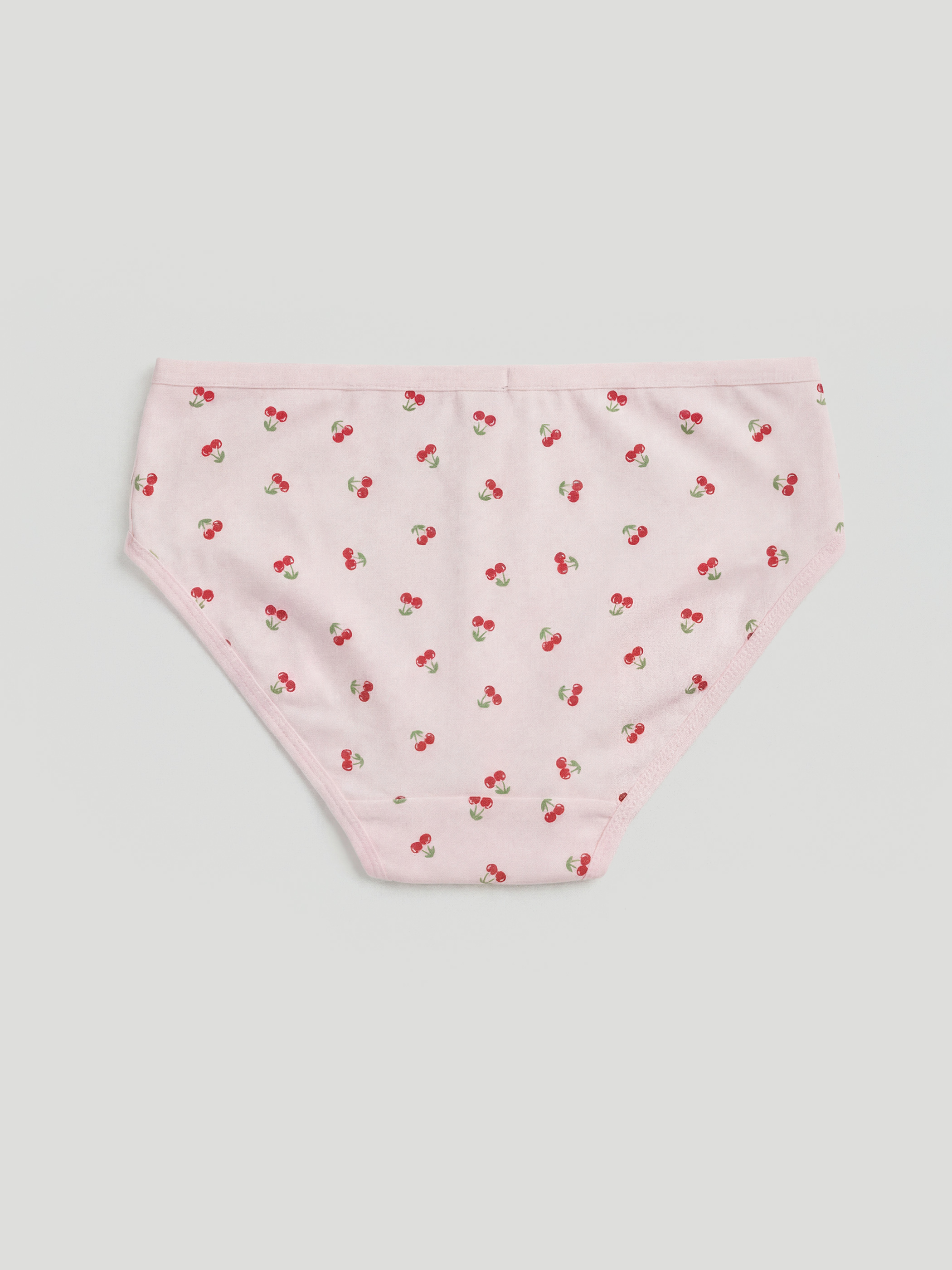 نیکەرز په‌مه‌یی کچ-5