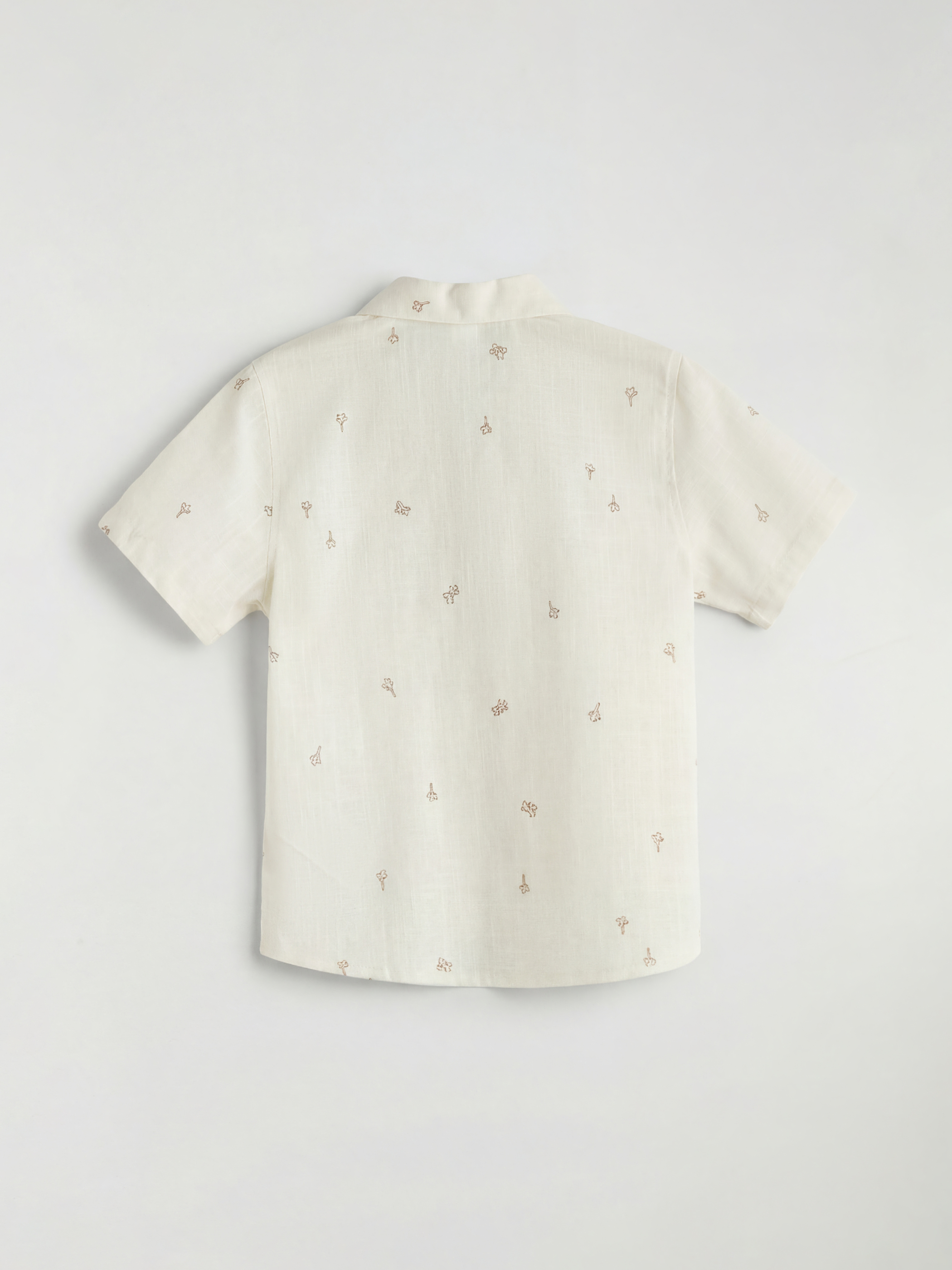 ბიჭი ბეჟი პერანგი-1