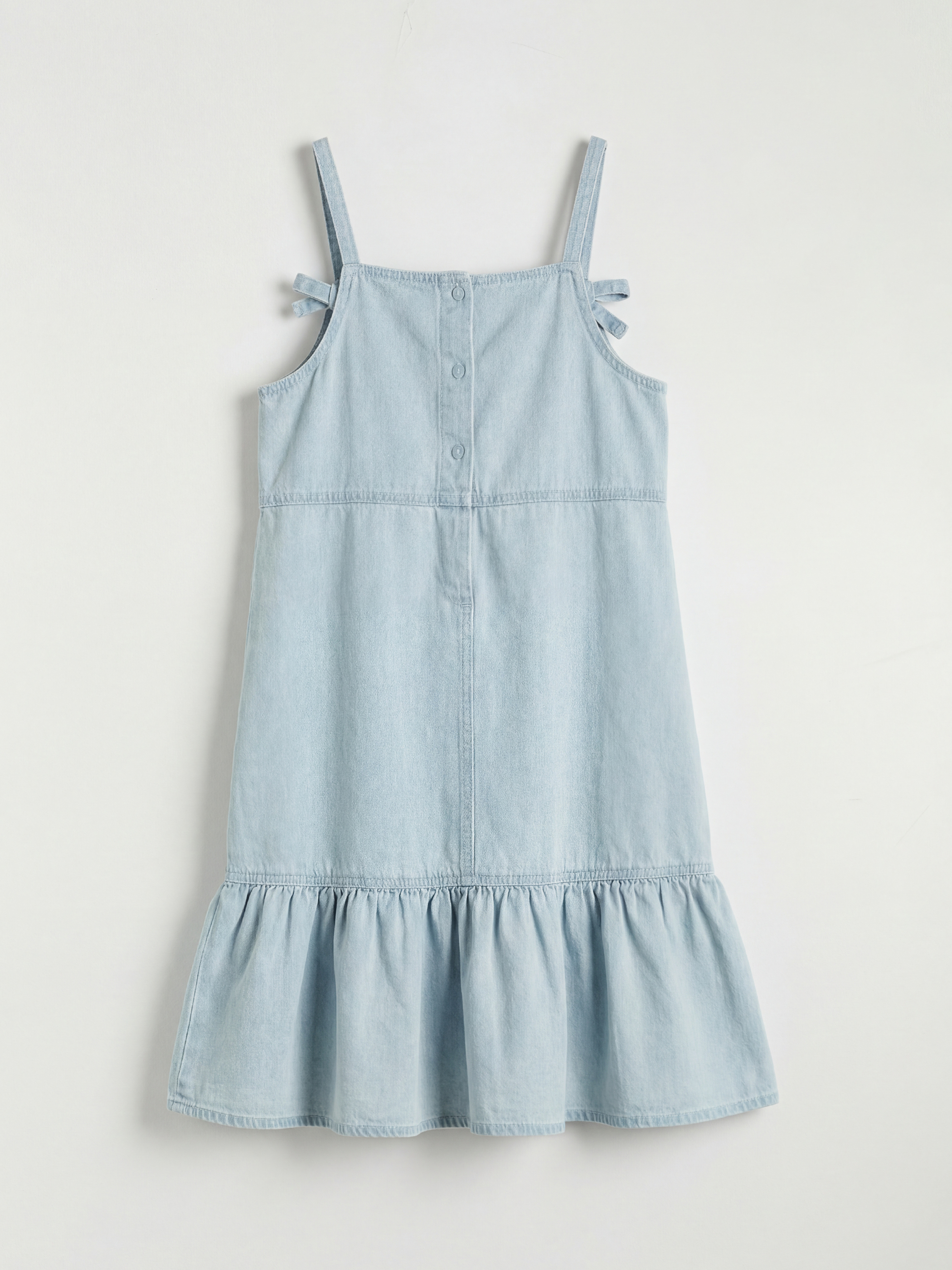 Дънкова рокля за момичета с панделка и тънки презрамки-1