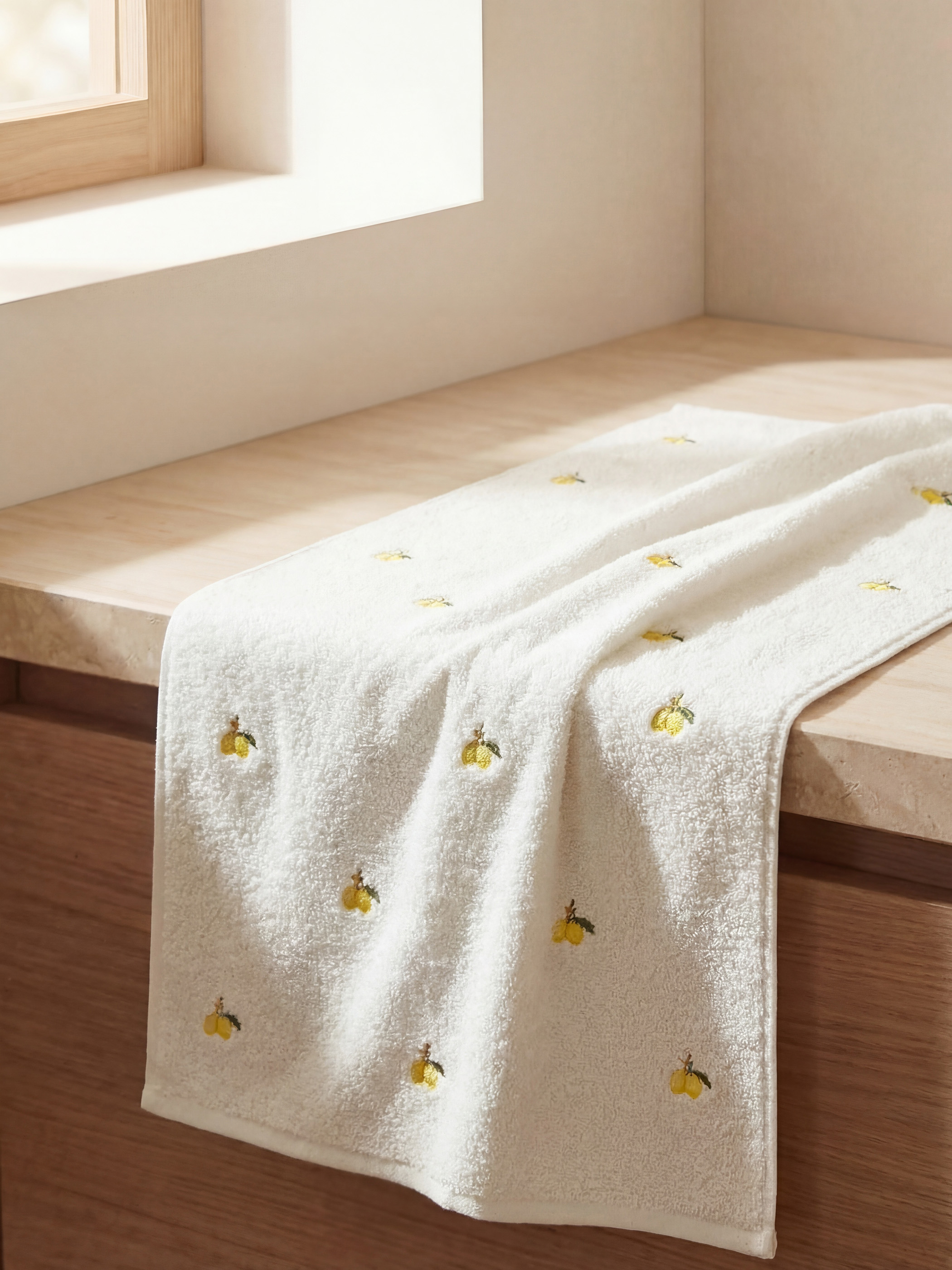 Ekru Limon Desenli Nakışlı Yüz Havlusu 50x80 cm-1