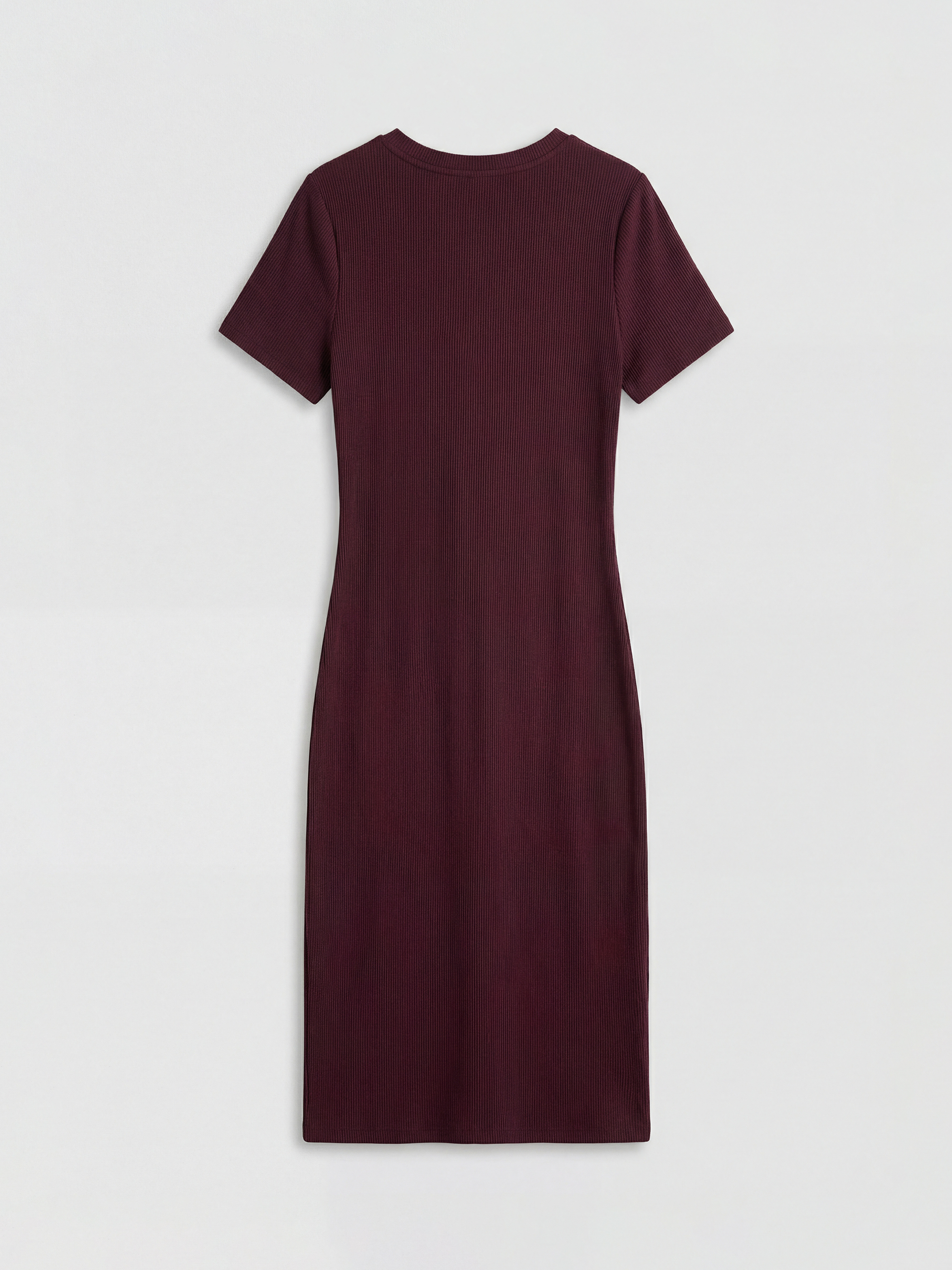 Жена Червено Рокля-5