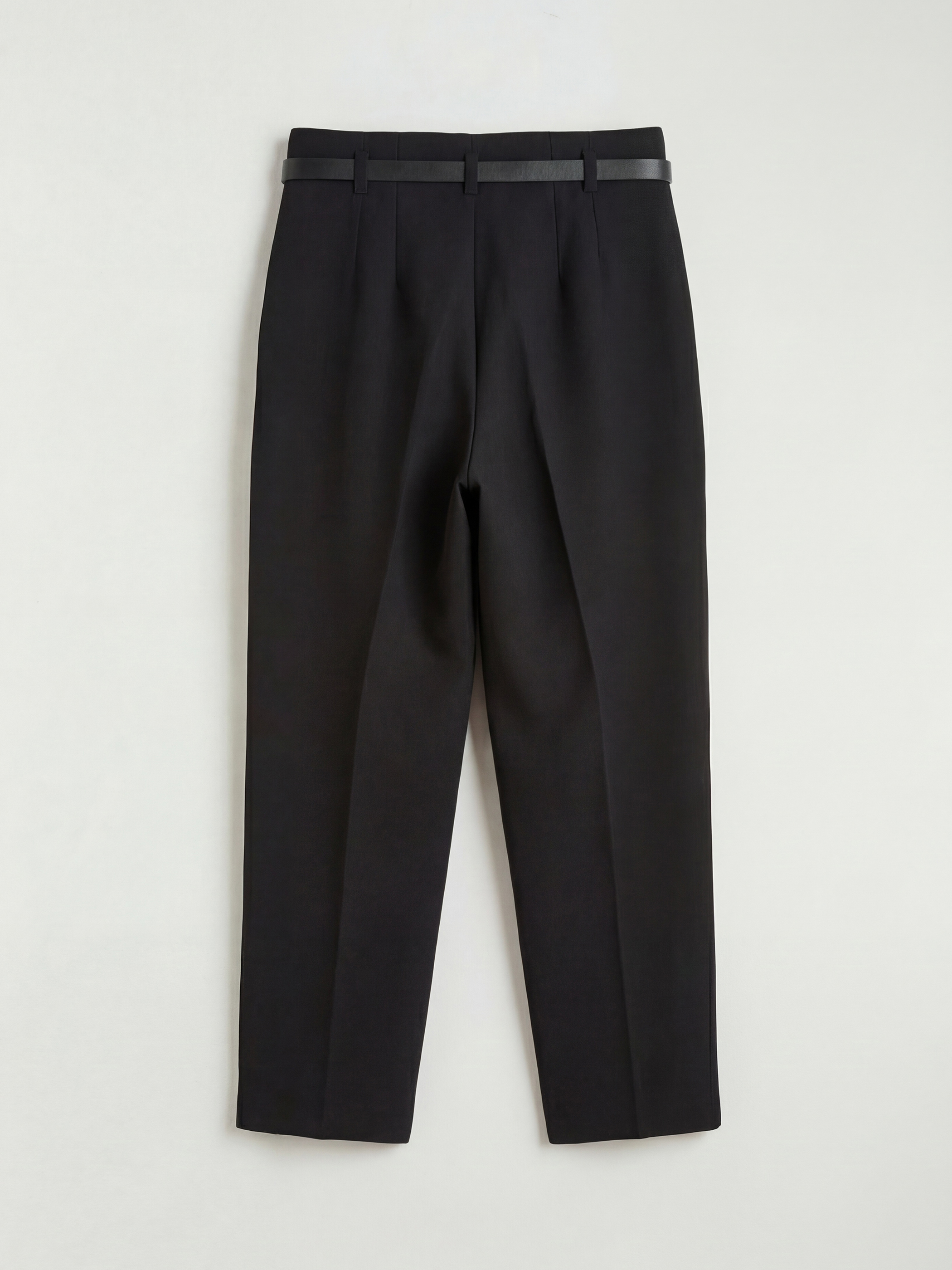 Siyah Beli Kemerli Kadın Pileli Kumaş Pantolon-1