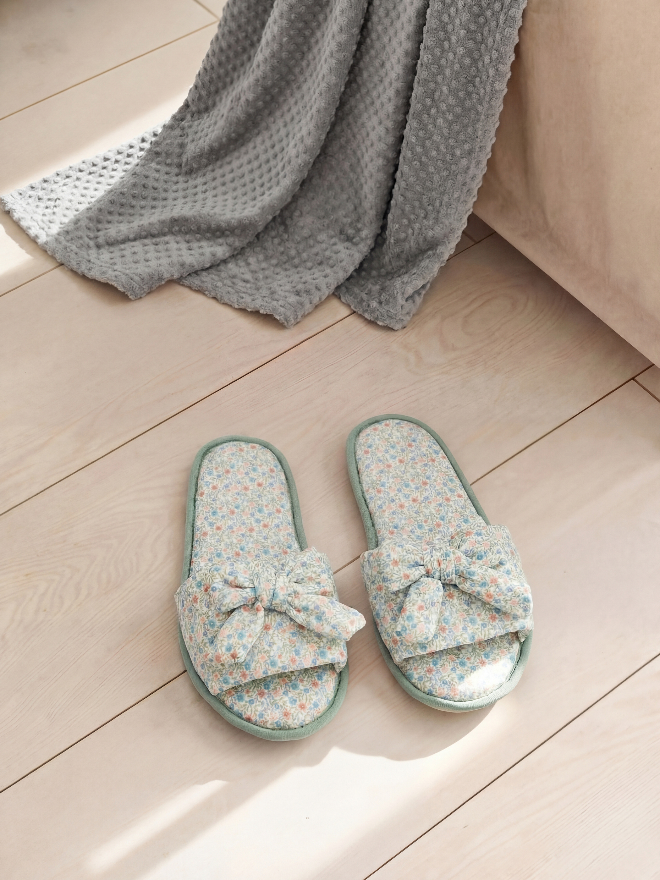 Karışık Fiyonk Detaylı Kadın Terlik-1