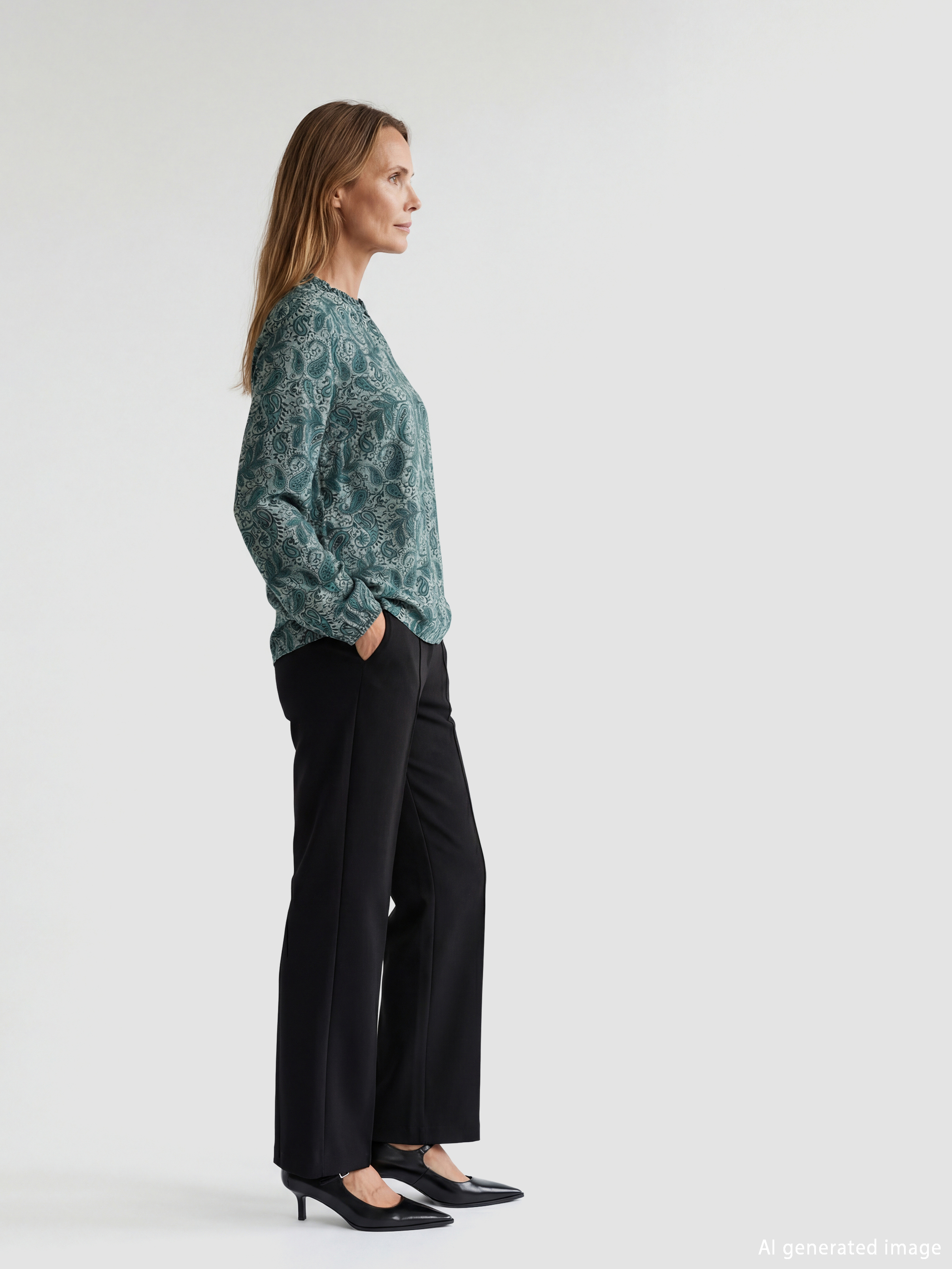 Bej Bisiklet Yaka Desenli Bluz	-1