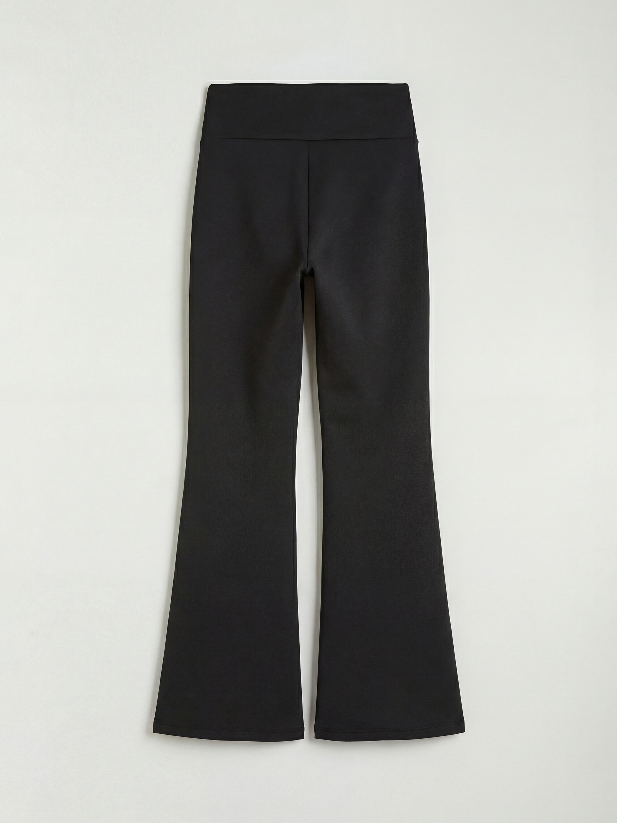 Siyah Beli Lastikli İspanyol Paça Kadın Spor Tayt-1