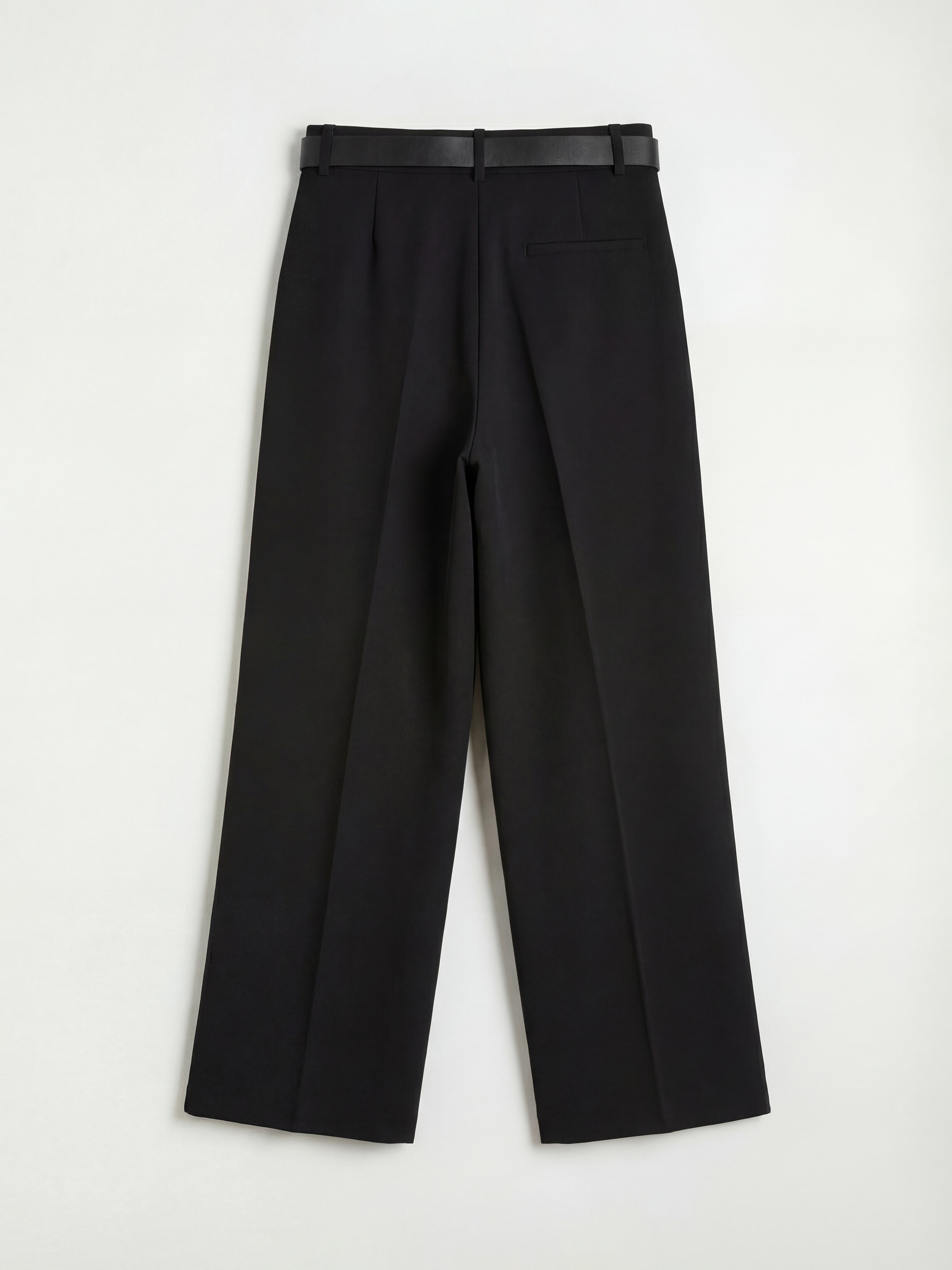 Siyah Beli Kemerli Kadın Pileli Kumaş Pantolon-1