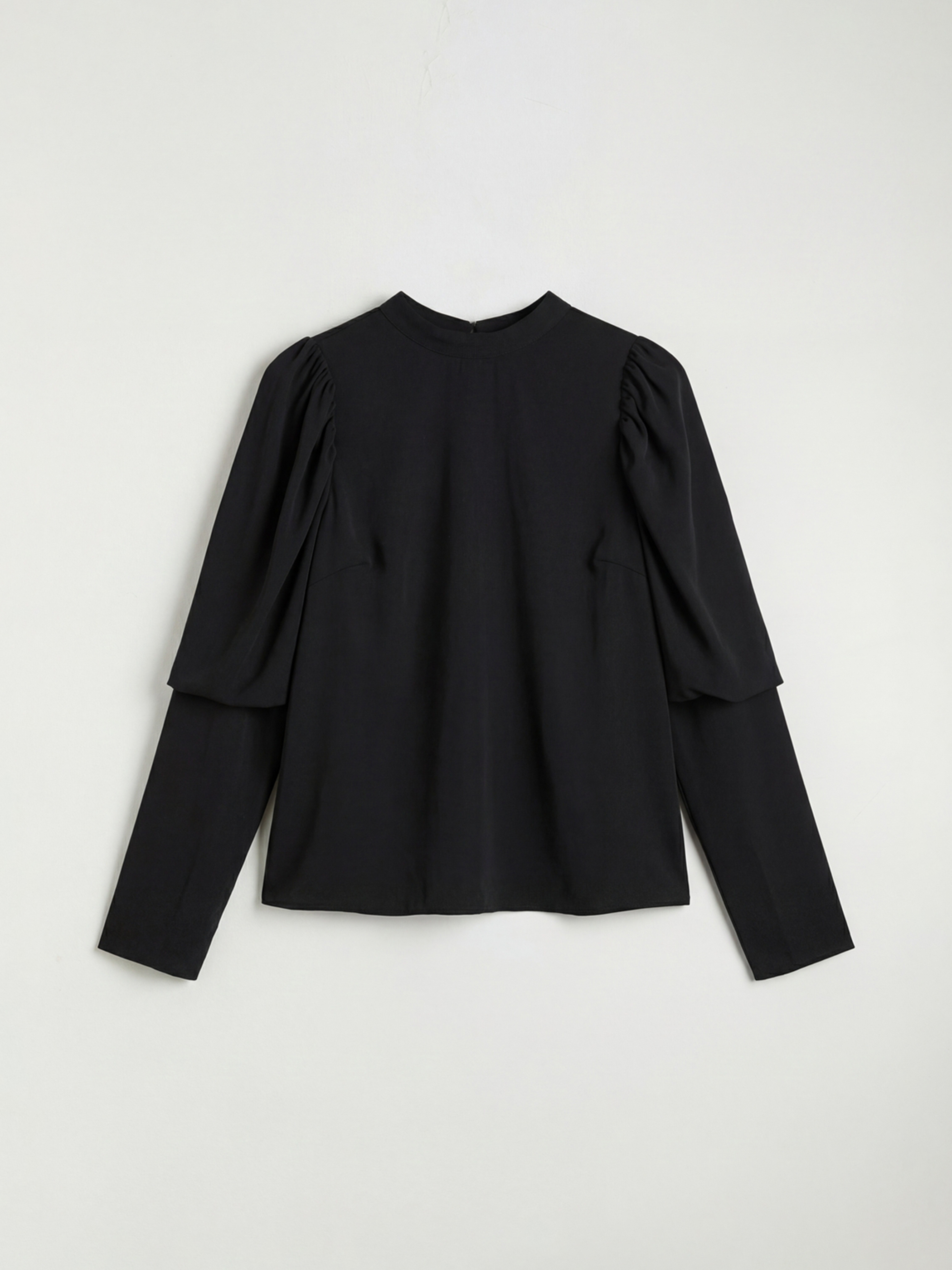 Siyah Dik Yaka Balon Kollu Saten Bluz-3