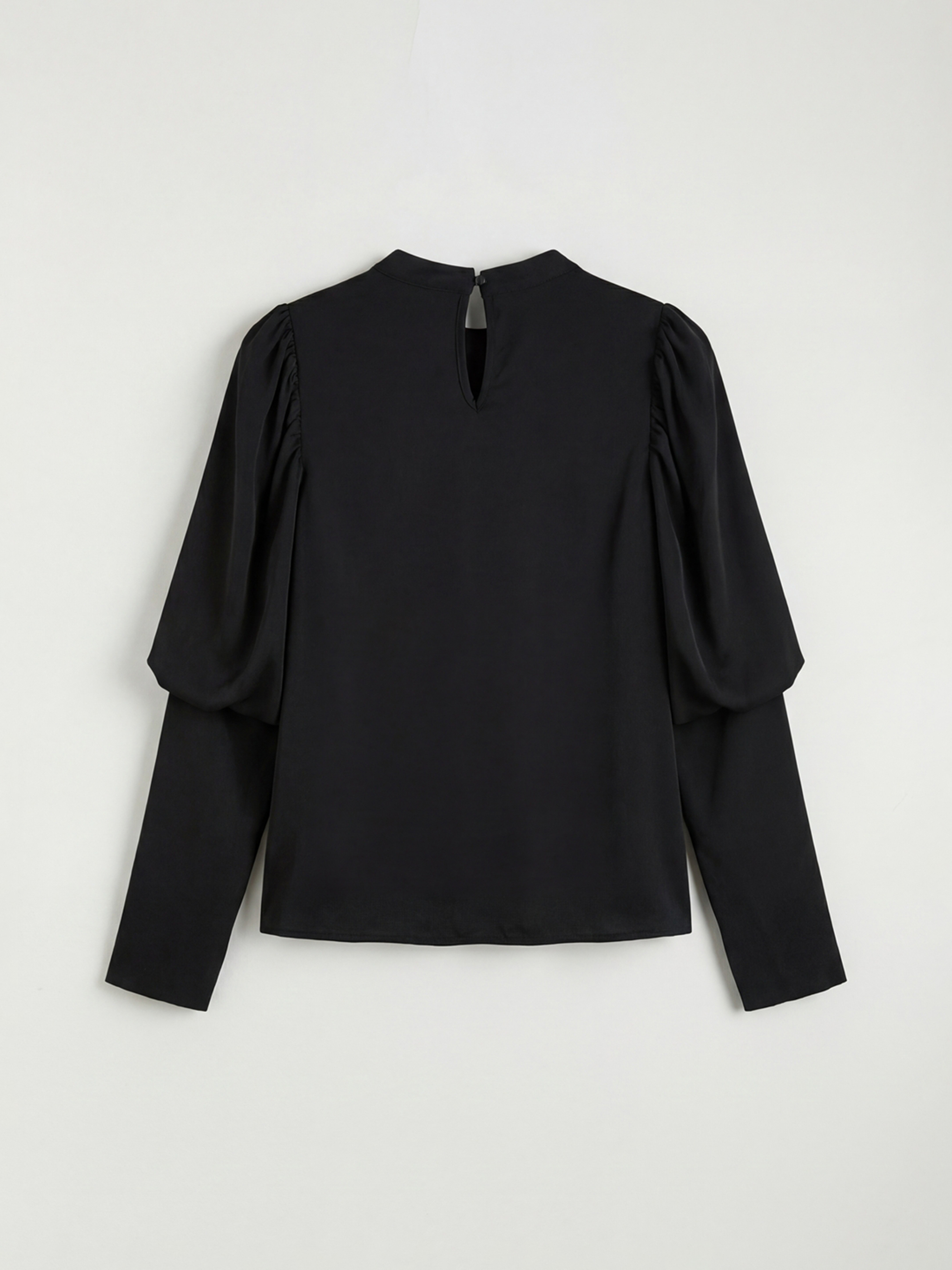 Siyah Dik Yaka Balon Kollu Saten Bluz-4