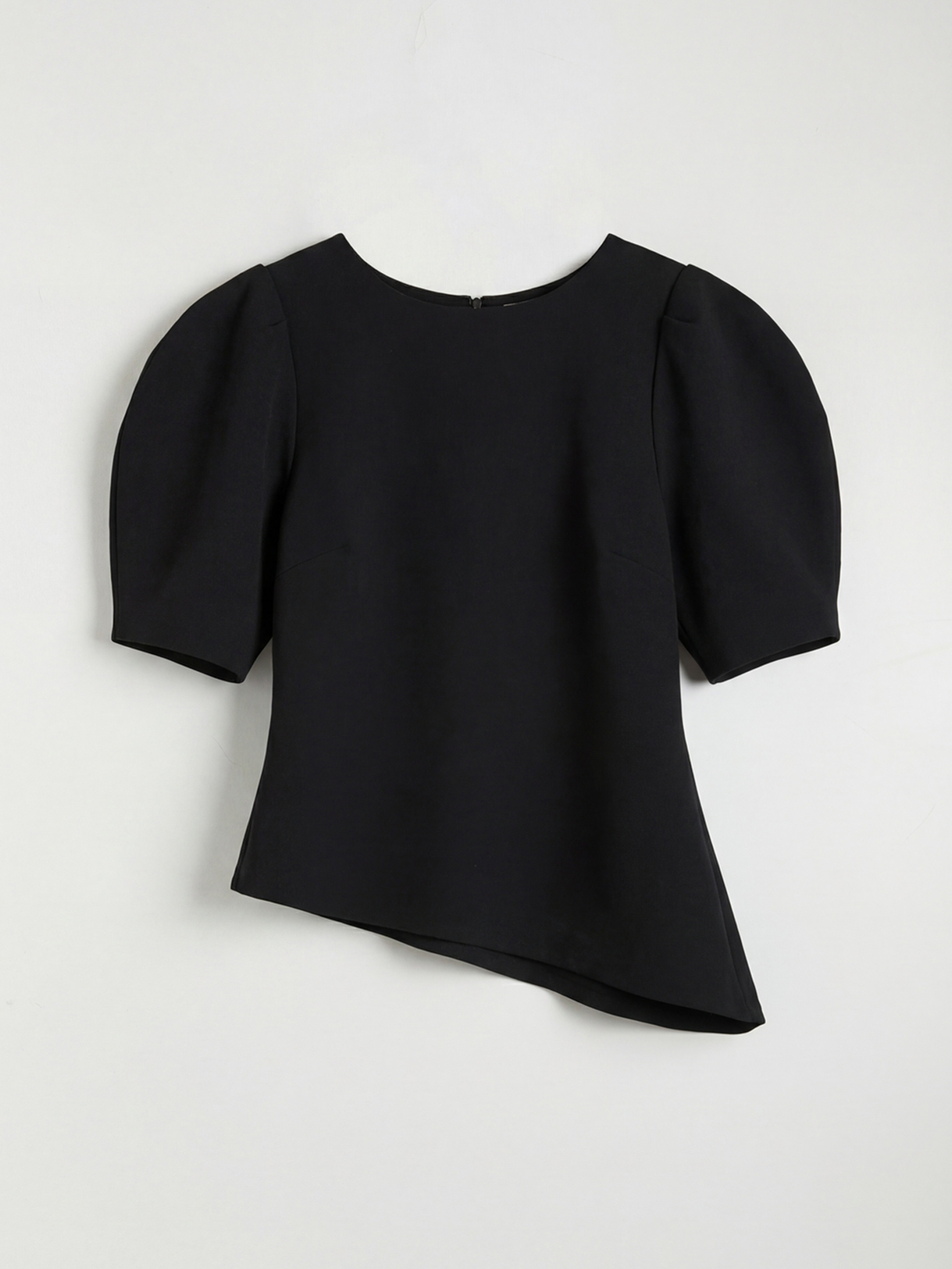 Siyah Bisiklet Yaka Balon Kollu Asimetrik Bluz-3