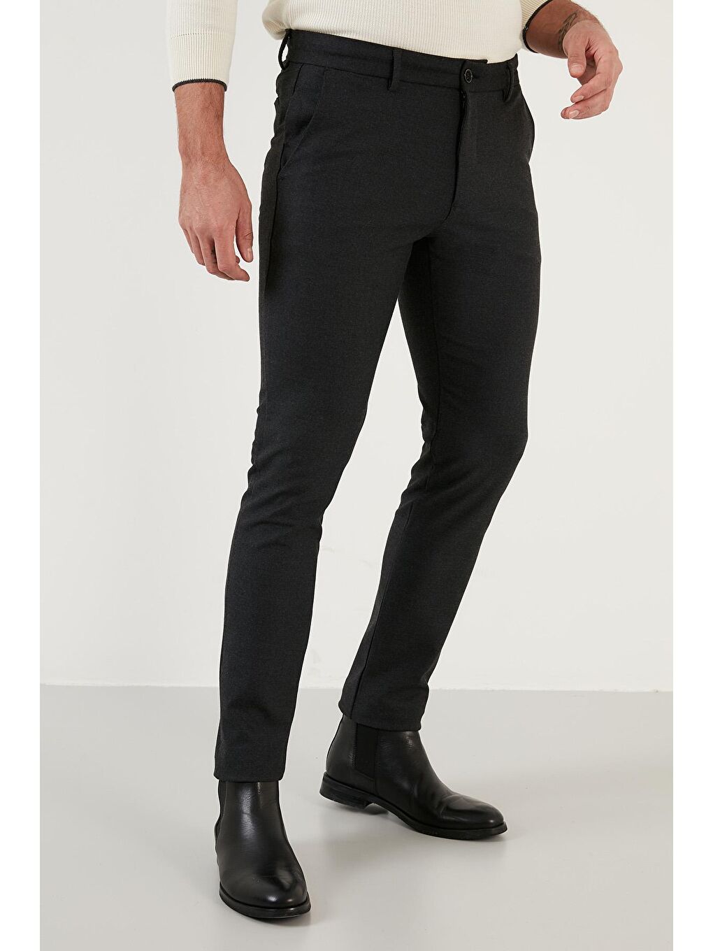 Siyah Pamuklu Normal Bel Slim Fit Dar Paça Erkek Pantolon 216SACURE