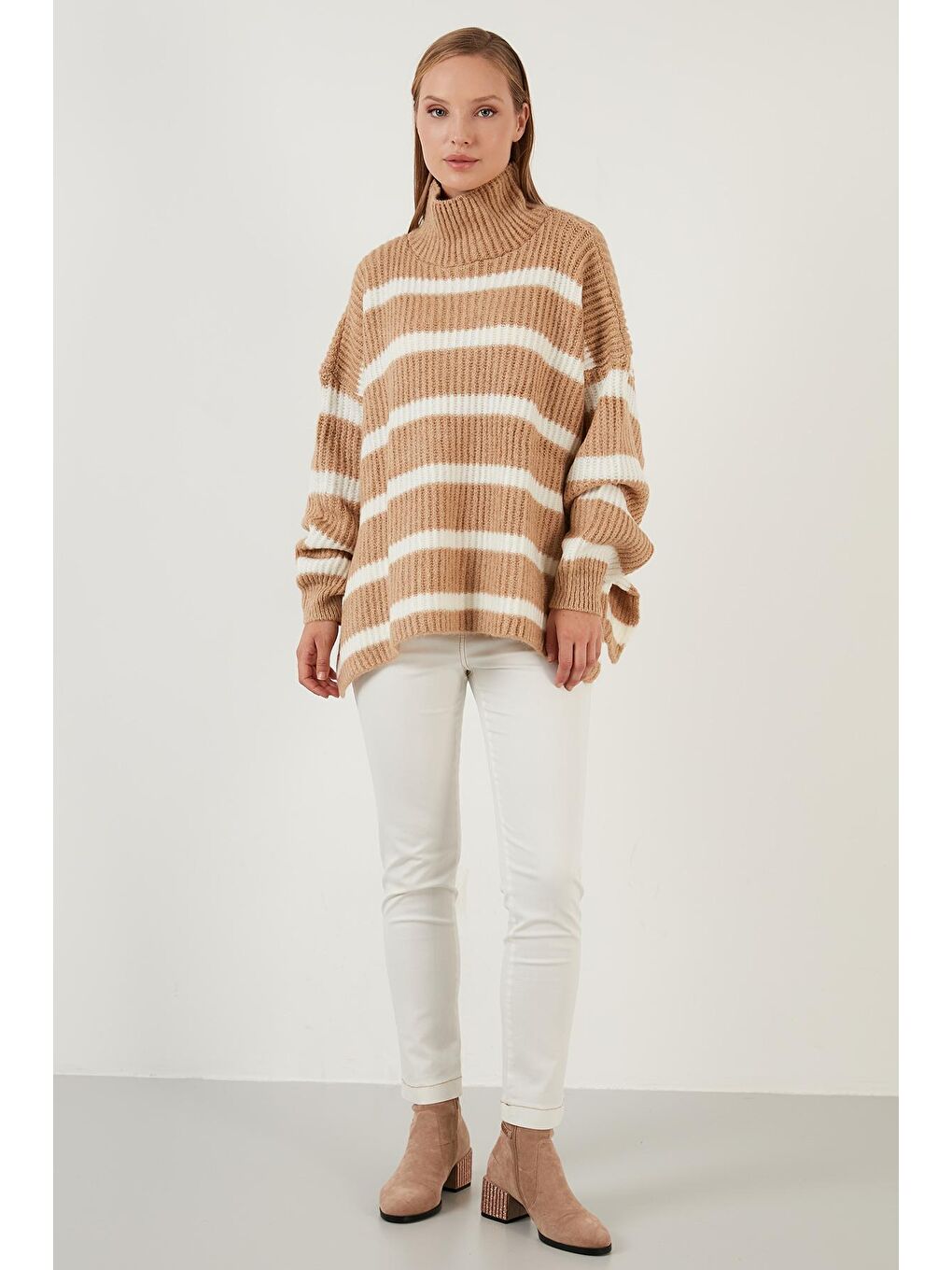 Kahverengi Renk Bloklu Fitilli Salaş Kesim Boğazlı Yaka Kazak 4615127-3