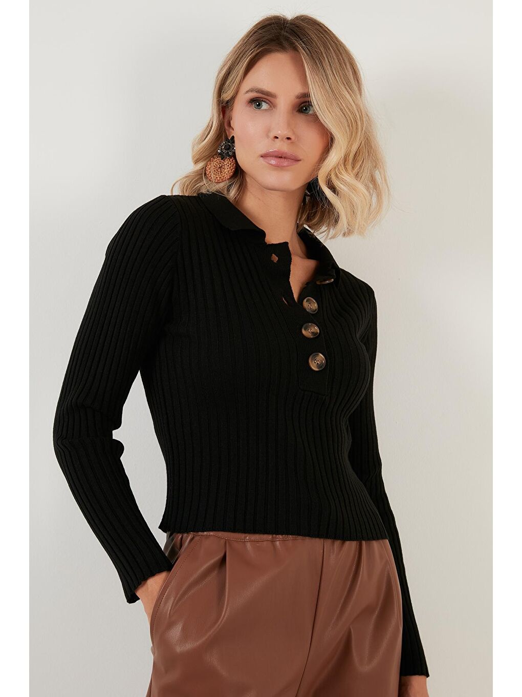 Siyah Düğmeli Polo Yaka Fitilli Örme Kazak 4616007-3