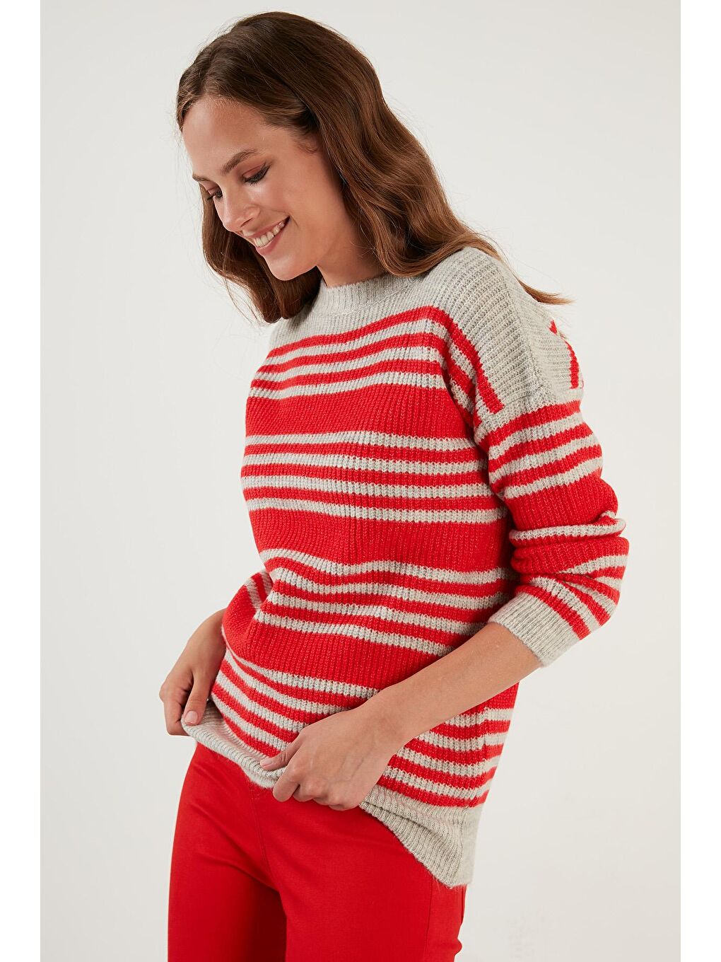 Gri Çizgili Sıfır Yaka Örme Kazak 4616115-1