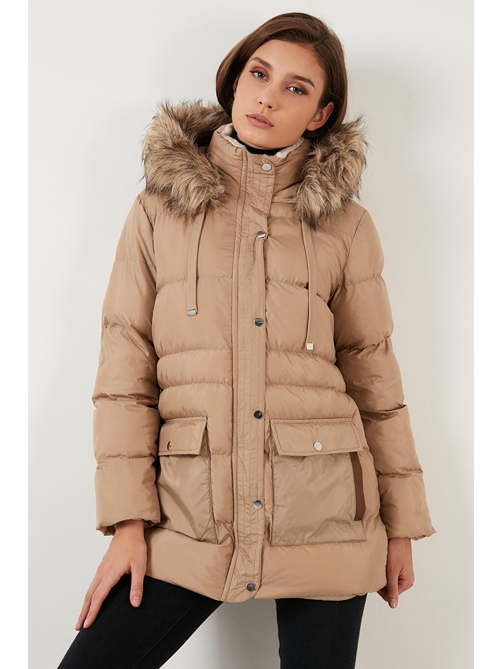 Bej Regular Fit Yakası Suni Kürklü Kapüşonlu Cepli Mont 497IRMAK-2