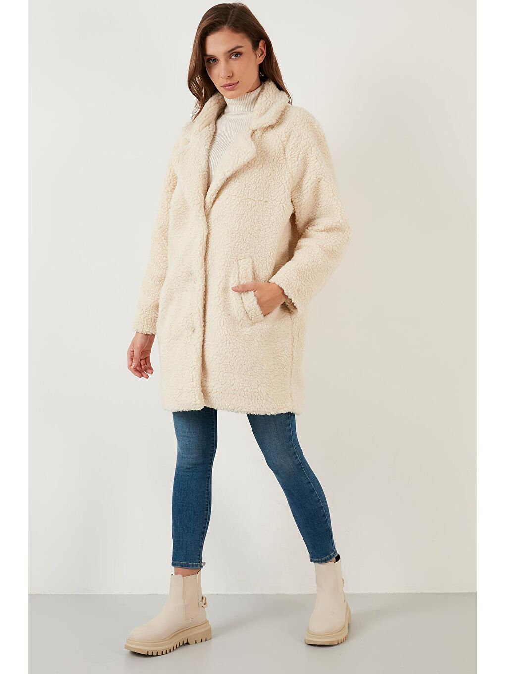 Ekru Oversize Astarlı Cepli Peluş Teddy Kaban 497TEDDY