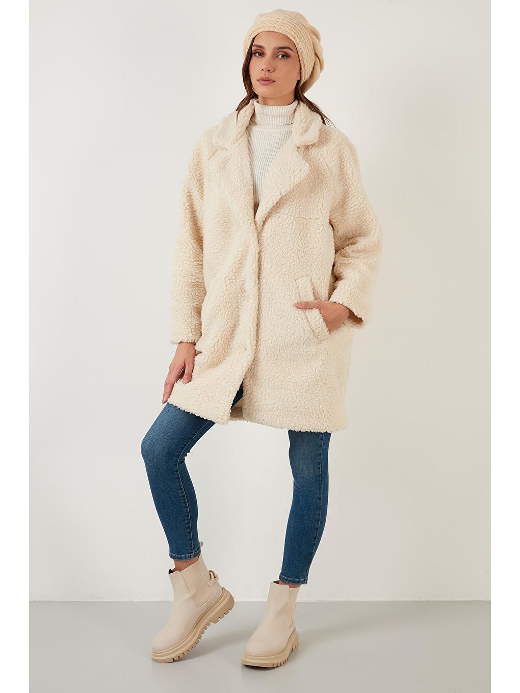 Ekru Oversize Astarlı Cepli Peluş Teddy Kaban 497TEDDY-2