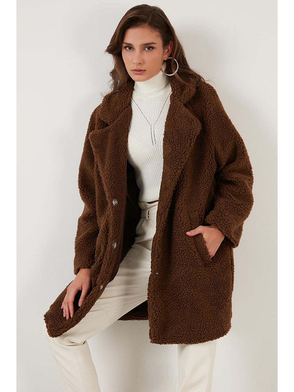 Kahverengi Oversize Astarlı Cepli Peluş Teddy Kaban 497TEDDY-2