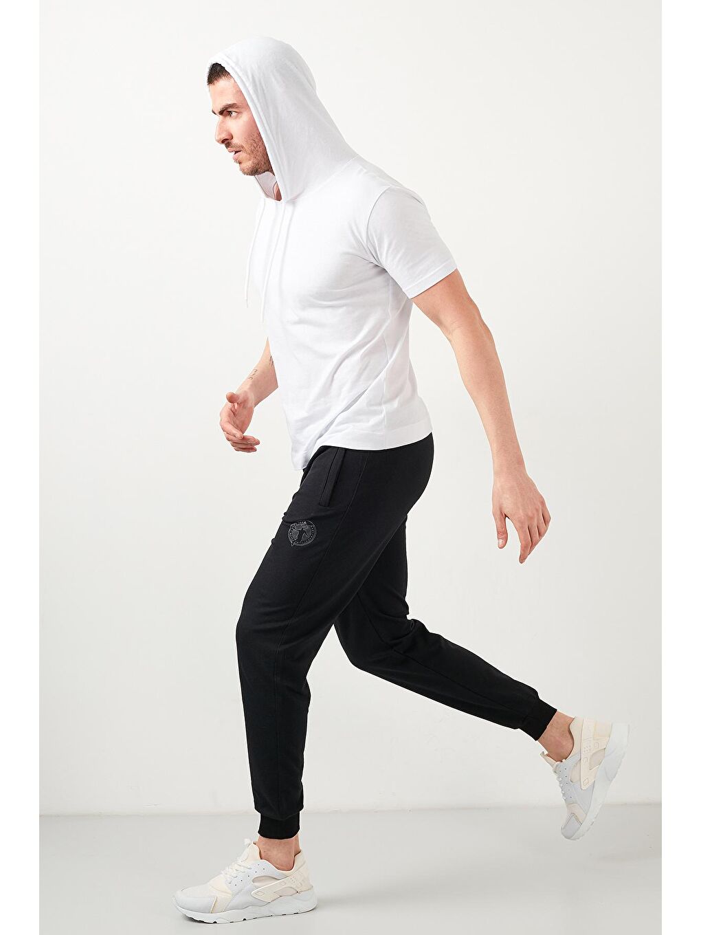 Siyah Pamuklu Belden Bağlamalı Cepli Eşofman Altı 568R207A