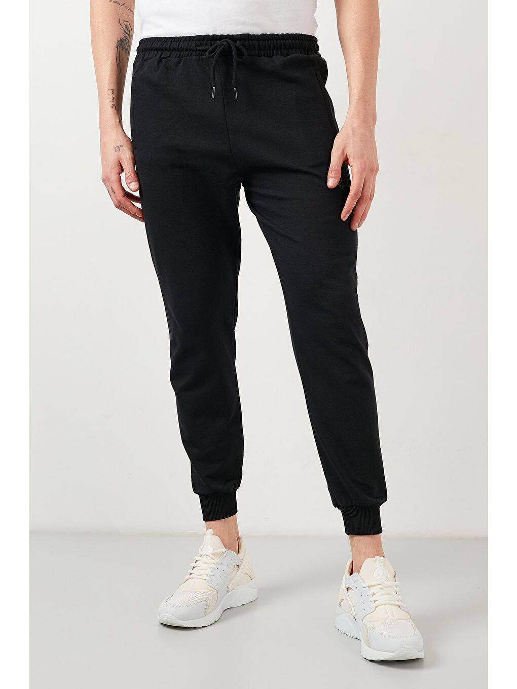 Siyah Pamuklu Belden Bağlamalı Cepli Eşofman Altı 568R207A-1