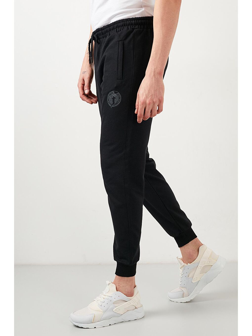 Siyah Pamuklu Belden Bağlamalı Cepli Eşofman Altı 568R207A-2