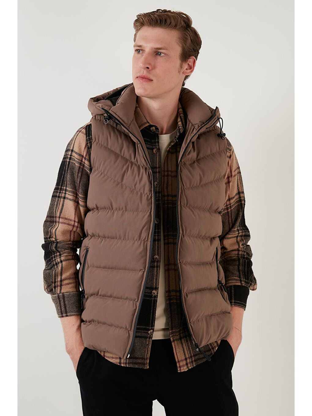 Kahverengi Fermuarlı Slim Fit Kapüşonlu Şişme Yelek 5711451