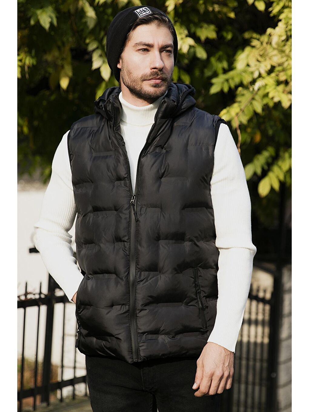 Siyah Fermuarlı Cepli Kapüşonlu Şişme Yelek 5760066