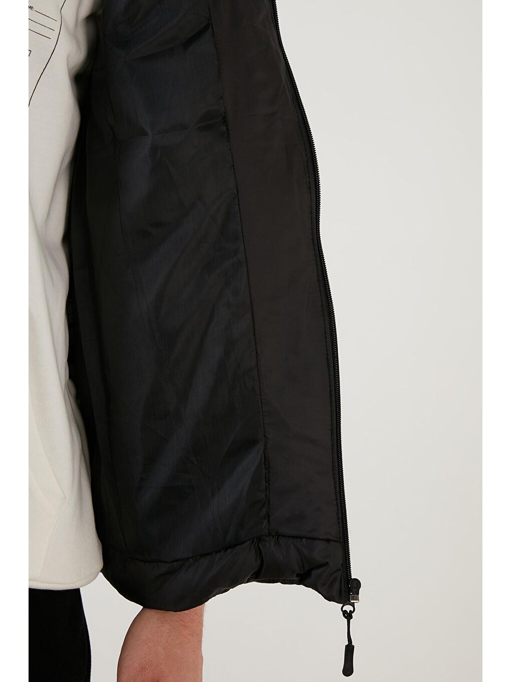 Siyah Fermuarlı Cepli Kapüşonlu Şişme Yelek 5760066-4