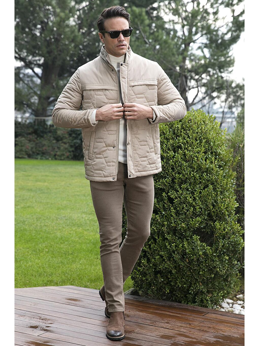 Ekru Regular Fit Cepli Fermuarlı Dik Yaka Şişme Mont 5840013-1