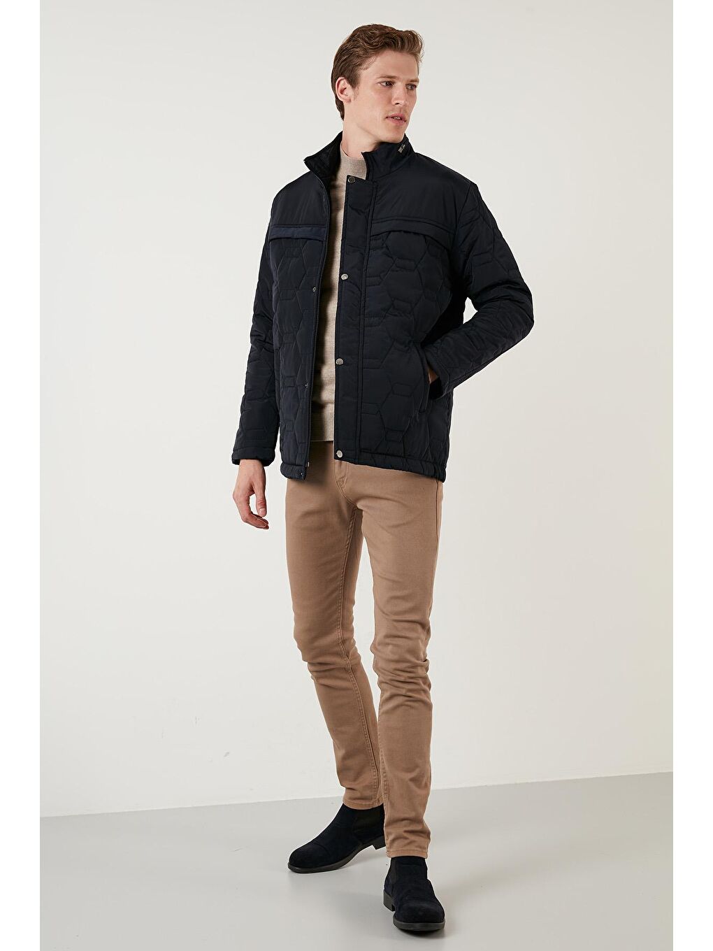 Lacivert Regular Fit Cepli Fermuarlı Dik Yaka Şişme Mont 5840013-2