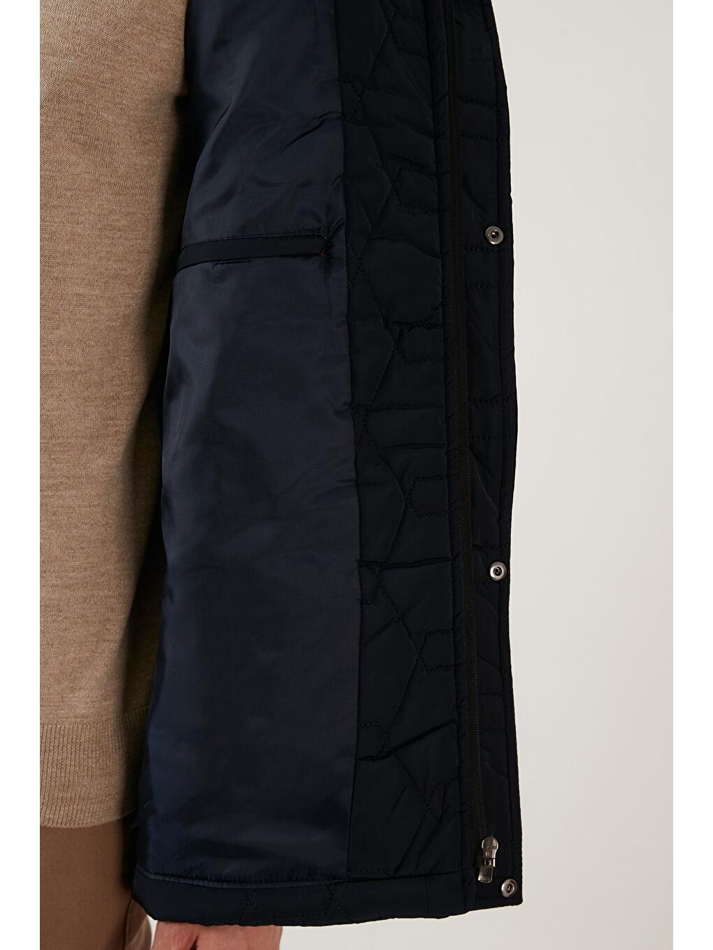 Lacivert Regular Fit Cepli Fermuarlı Dik Yaka Şişme Mont 5840013-4