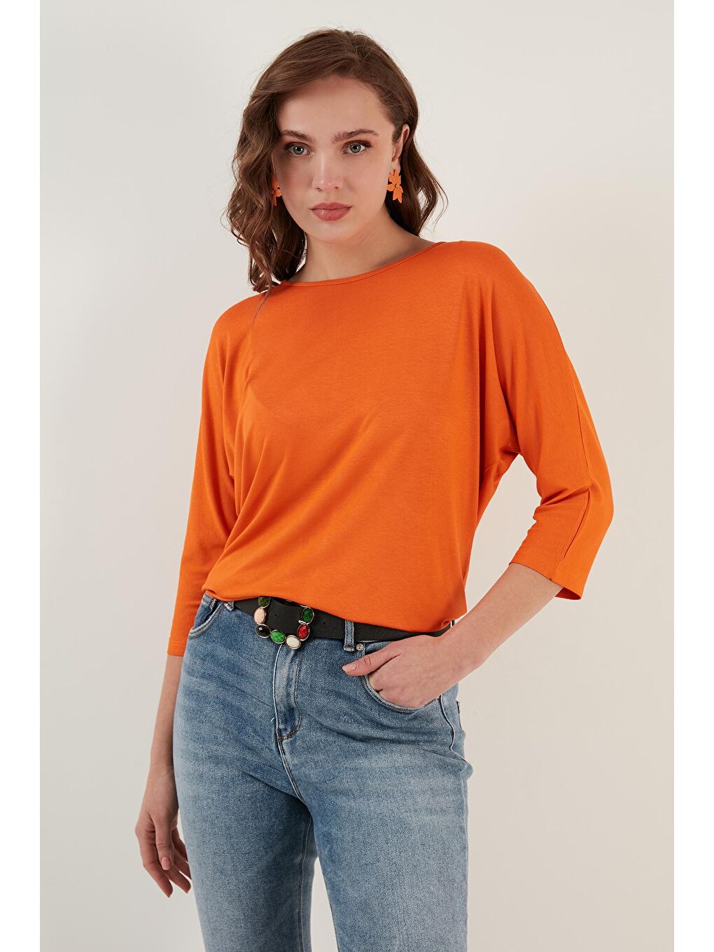 Turuncu Bisiklet Yaka Truvakar Kol Kadın Tişört 5861416Y-1