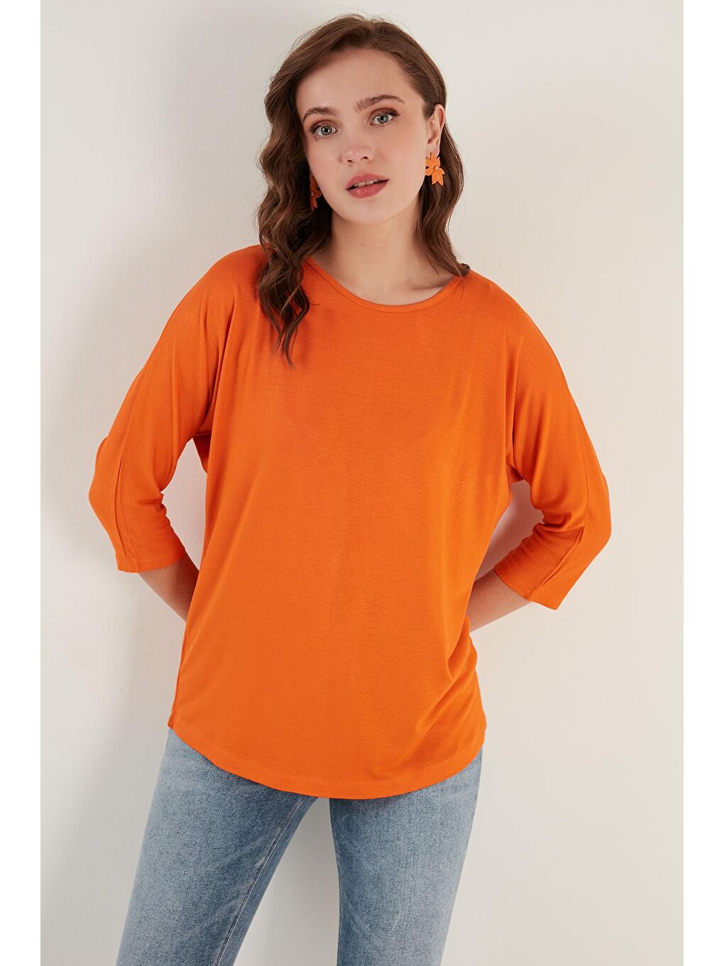 Turuncu Bisiklet Yaka Truvakar Kol Kadın Tişört 5861416Y-2