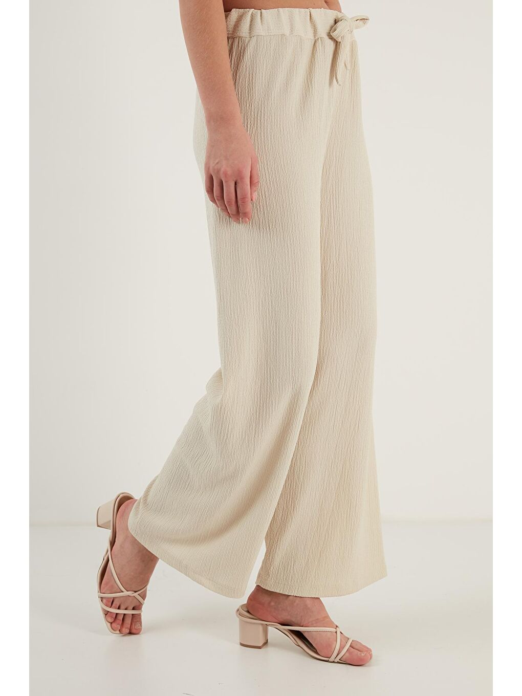 Gri Belden Bağlamalı Rahat Kesim Krinkıl Kuımaş Pantolon 5862061-1