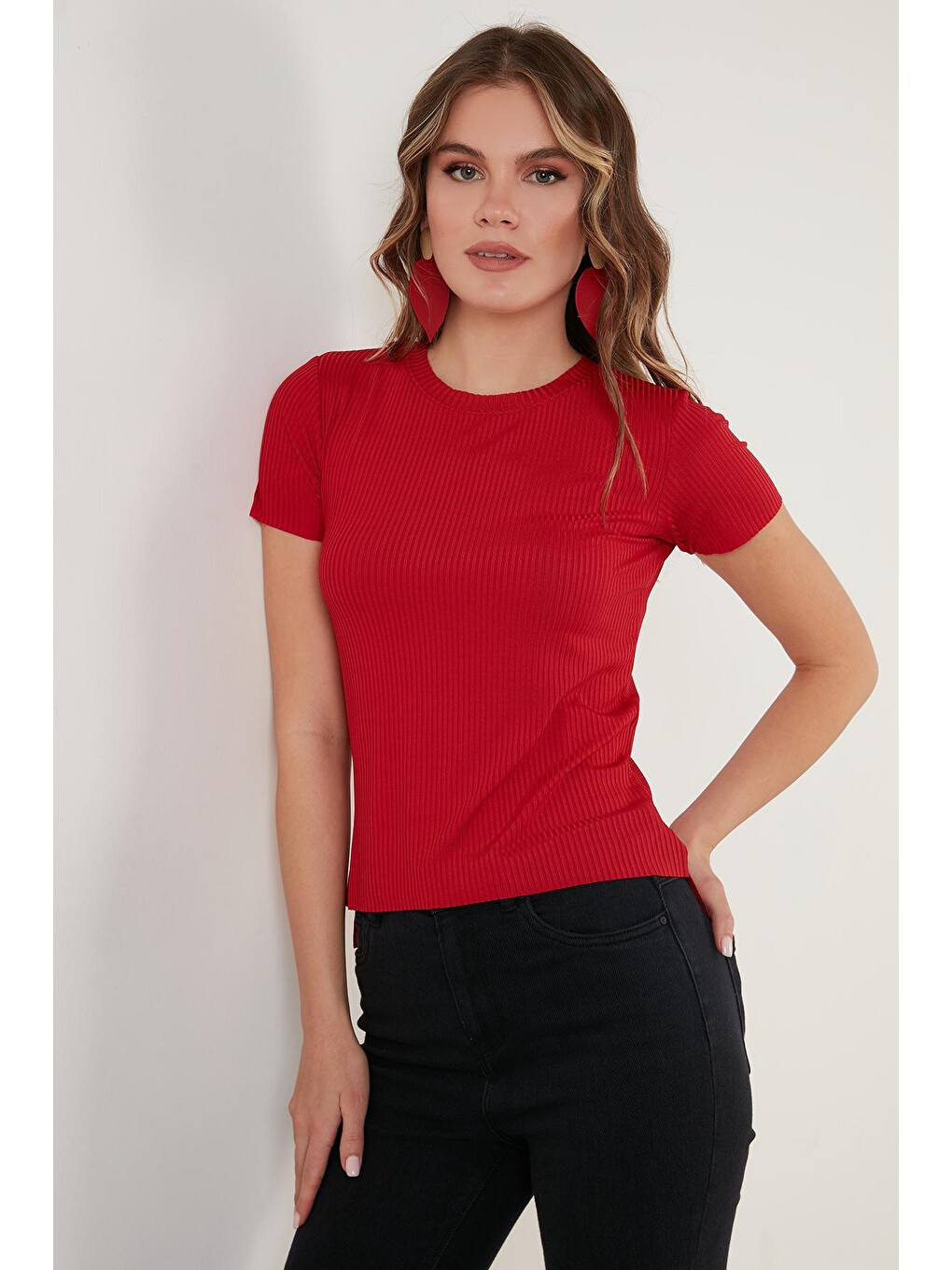 Kırmızı Bisiklet Yaka Yırtmaç Detaylı Bluz 5863431