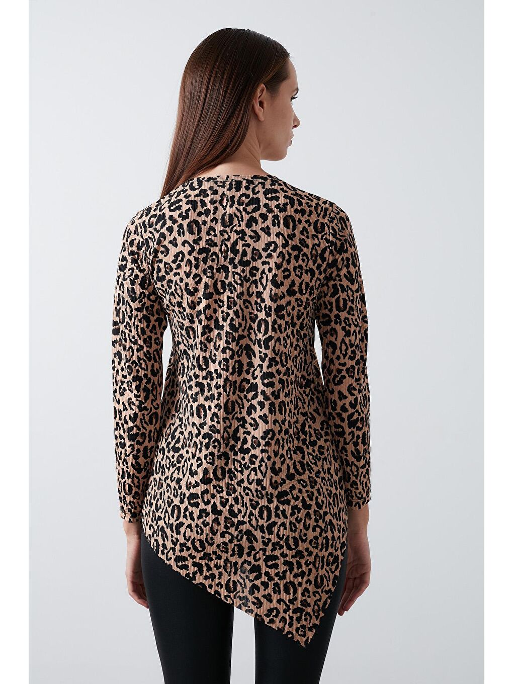 Kahverengi Leopar Desenli Bisiklet Yaka Asimetrik Bluz 5863632-4