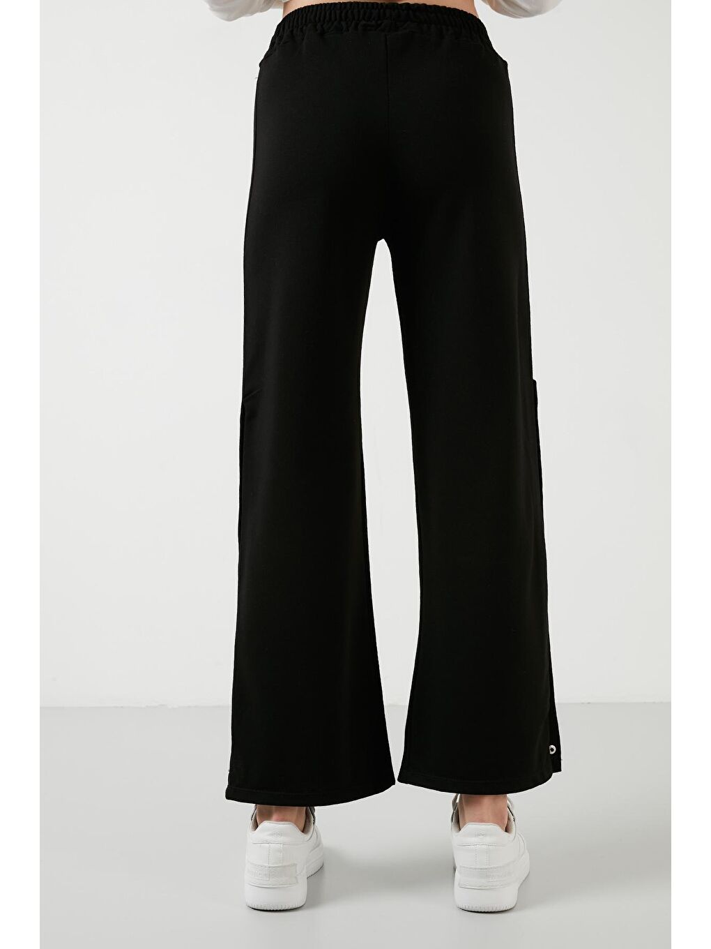 Siyah Beli Lastikli Yırtmaç Detaylı Eşofman Altı 5864325-2