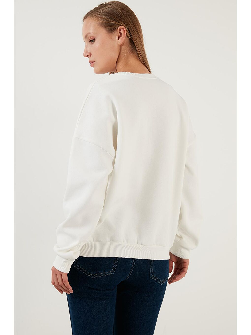 Beyaz Regular Fit Bisiklet Yaka Kalın İçi Polarlı Şardonlu Kışlık Örme Sweat 5864880-4