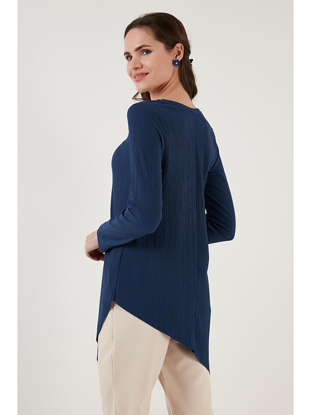 İndigo Bisiklet Yaka Esnek Dokulu Asimetrik Bluz 5864971-4