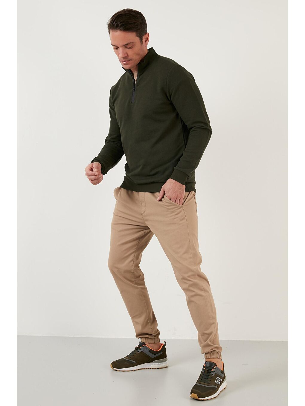 Haki Pamuklu Slim Fit Yarım Fermuarlı Dik Yaka Erkek Sweat 5905400-2