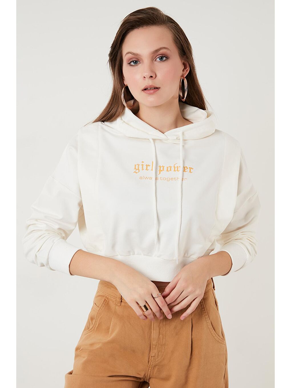 Ekru Baskılı Kapüşonlu Pamuklu Crop Sweat 6001041-1