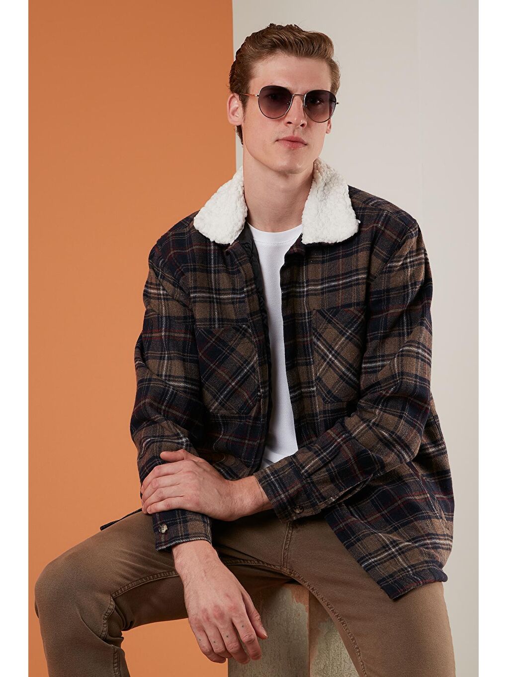 Kahverengi Pamuklu Ekoseli Regular Fit Kışlık Oduncu Kürk Yaka Ceket 606343717