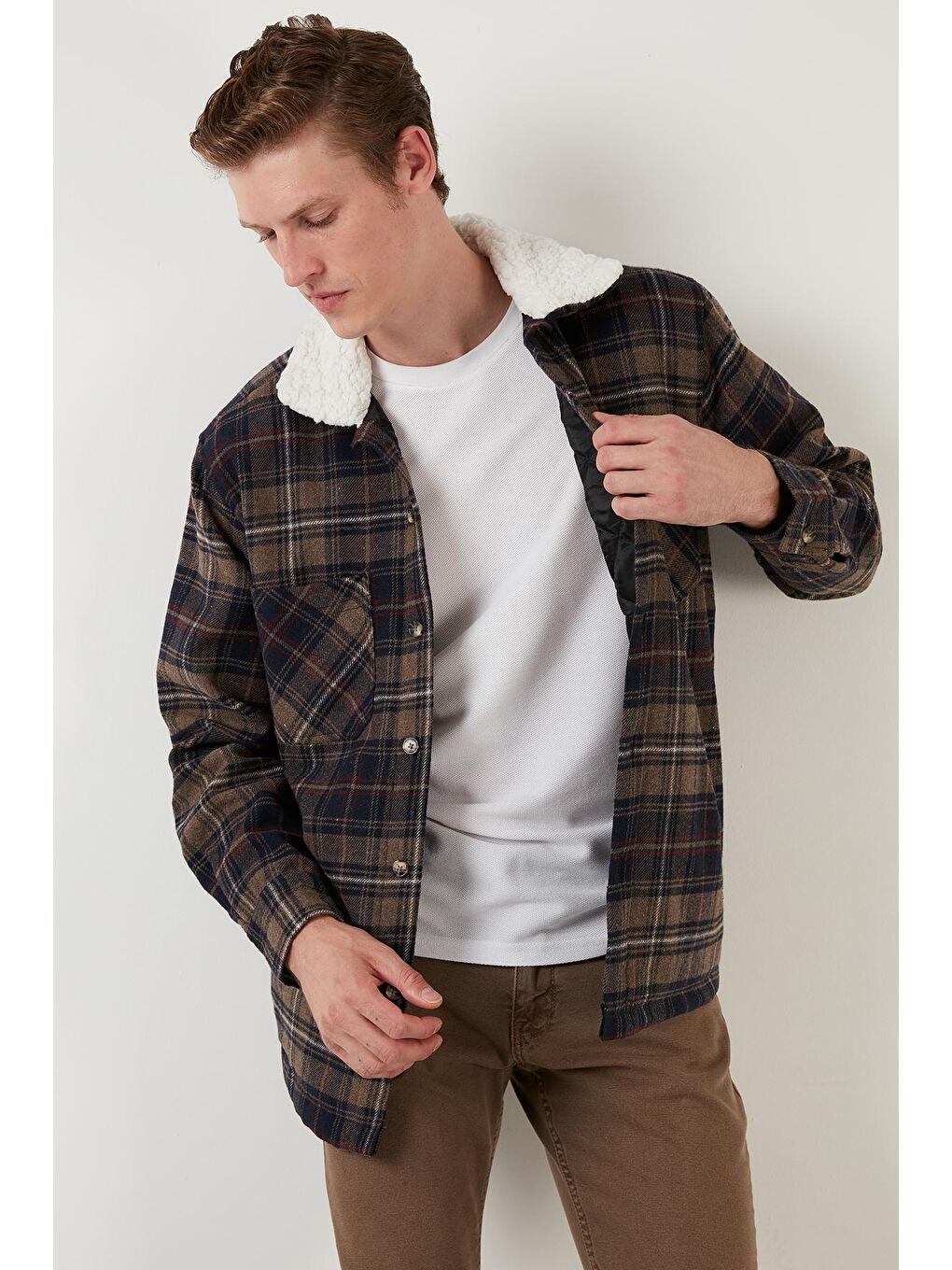 Kahverengi Pamuklu Ekoseli Regular Fit Kışlık Oduncu Kürk Yaka Ceket 606343717-2