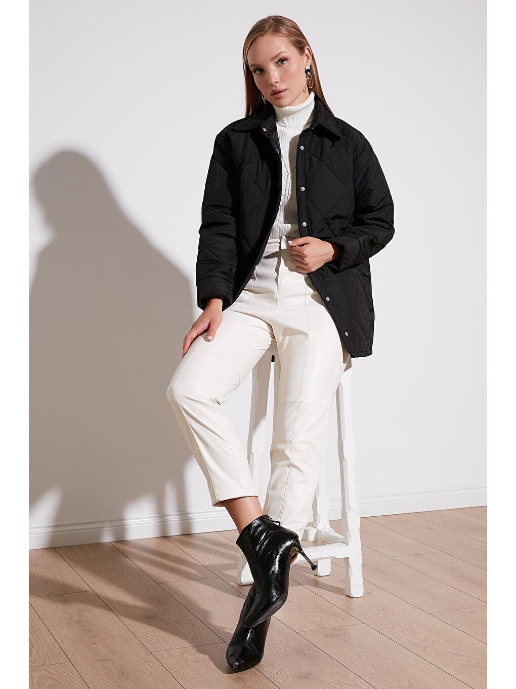 Siyah Oversize Cepli Astarsız Kapitone Ceket 611MNT03