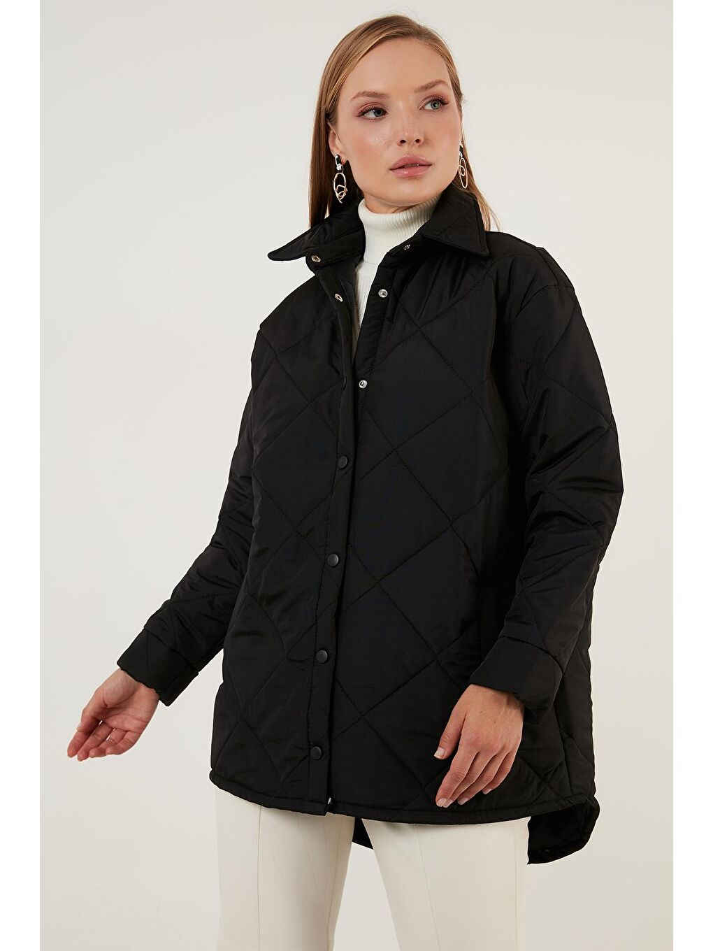 Siyah Oversize Cepli Astarsız Kapitone Ceket 611MNT03-1