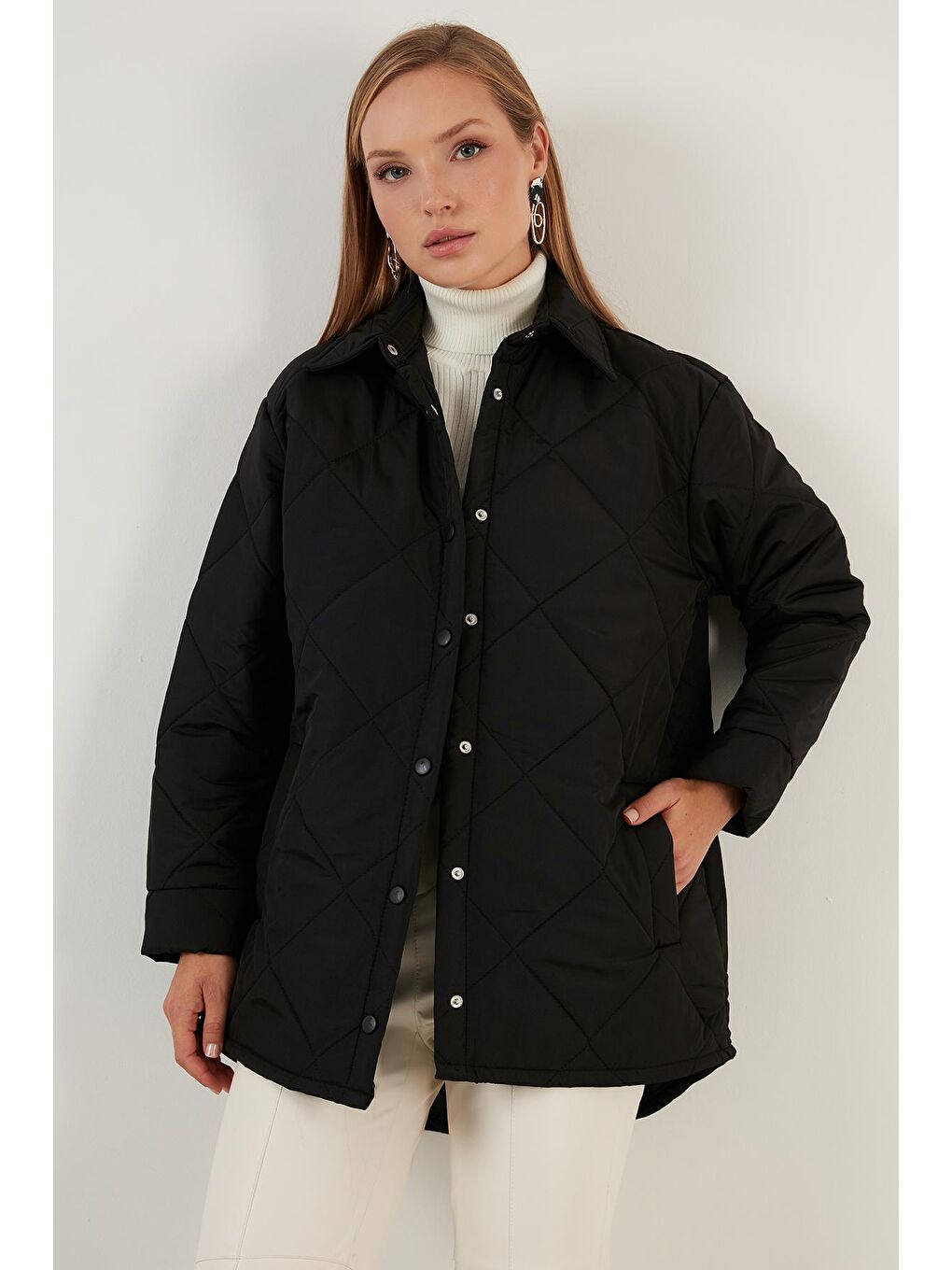 Siyah Oversize Cepli Astarsız Kapitone Ceket 611MNT03-2