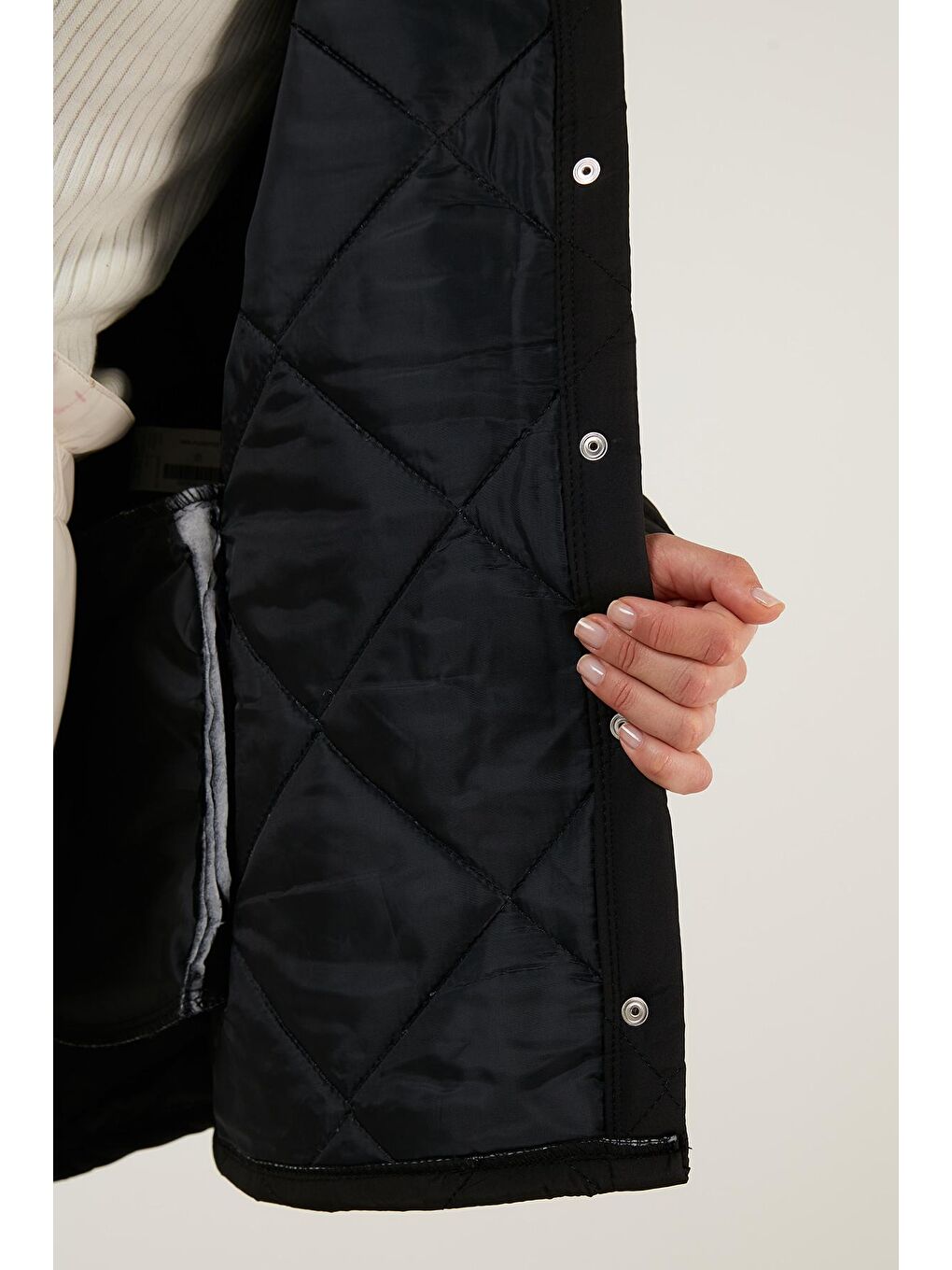 Siyah Oversize Cepli Astarsız Kapitone Ceket 611MNT03-4