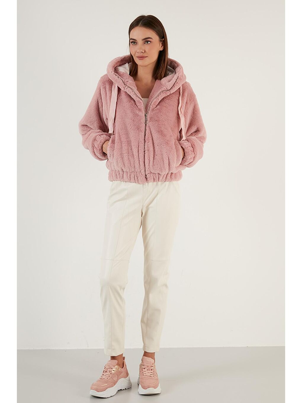 Pembe Kapüşonlu Yumuşak Tüylü Cepli Dar Kesim Astarlı Suni Kürk 6238068-4